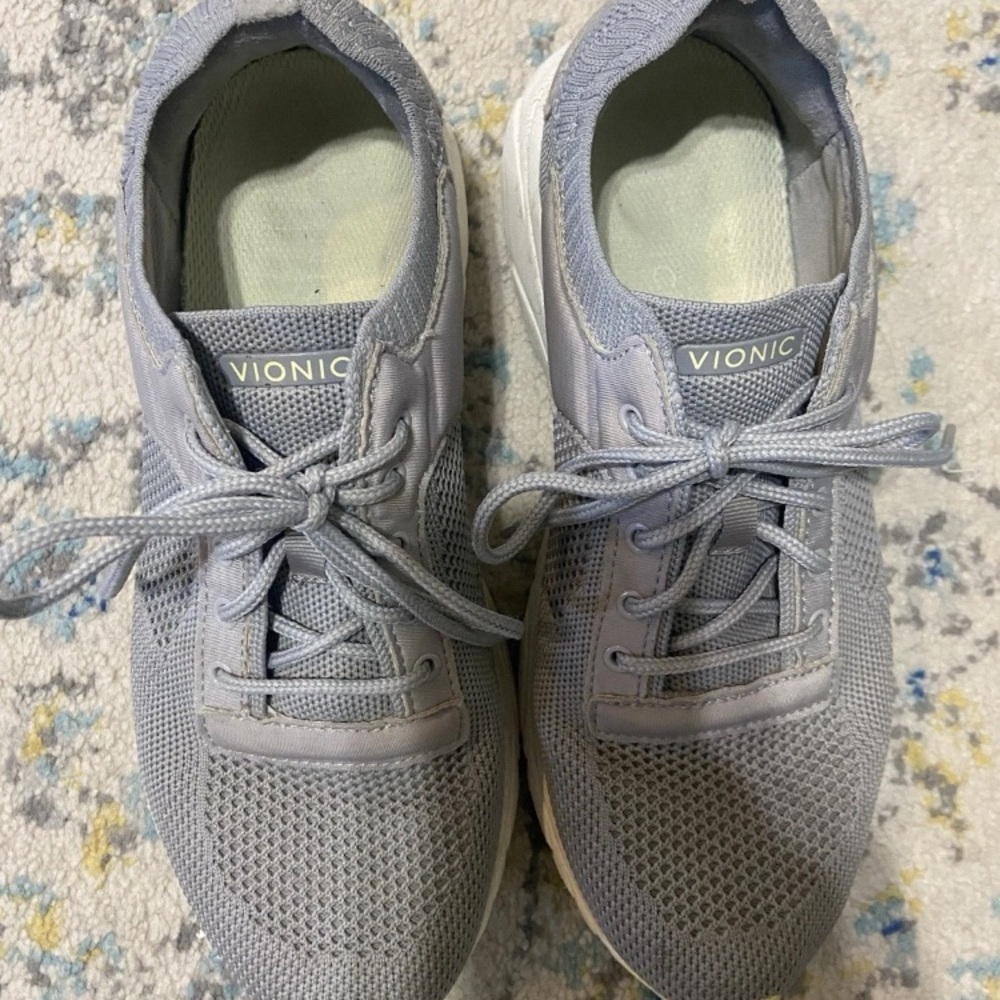 Vionic Endure Size 9.5‎ Walking Shoe Sneaker Light Gray Women's 9 1/2 Pre-Owned - Picture 2 of 11